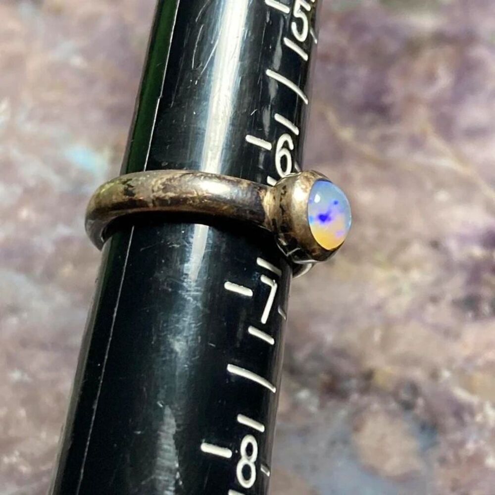 925 silver ring with opal stone size 6.5
